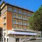 Grand Plaza 4*