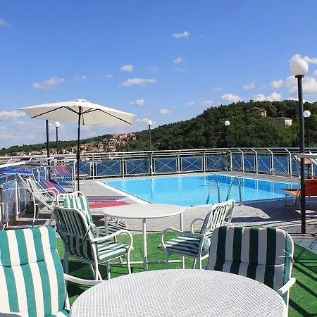 Grand Plaza 4*
